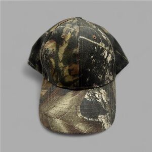 Mossy Oak Camouflage Hunting Outdoors Adjustable Hat.
